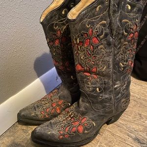 CUTE CORRAL COWGIRL BOOTS